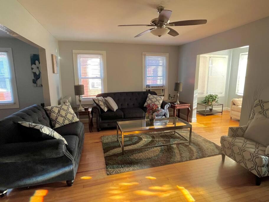 Three Bed One Bath Apt 25 Mins To Nyc Belleville Eksteriør billede